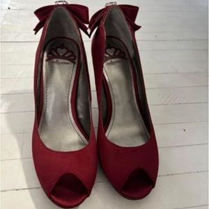 Size 7 1/2 Fergie Shoes